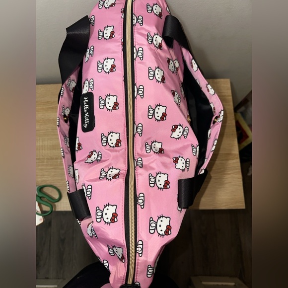 Sanrio Hello Kitty Pink Duffel Bag Carry On Overnight Travel Pink Tote - Picture 8 of 16